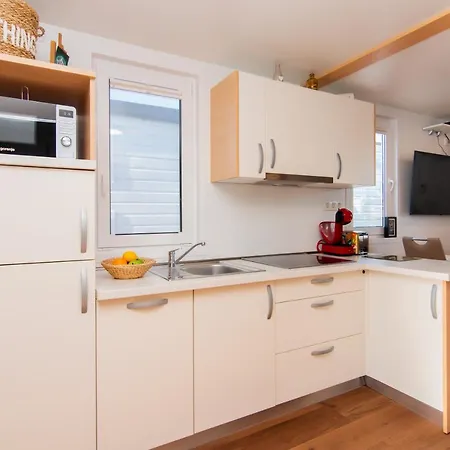 Apartma Eldamar Floating House *