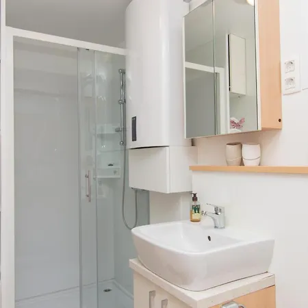 Eldamar Floating House